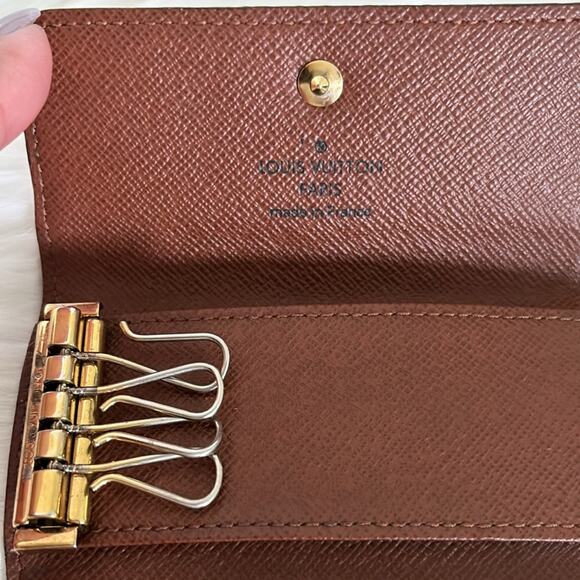 Authentic Louis Vuitton Monogram Multicles 4 Four Hooks Key Case CT4196 - Picture 3 of 7